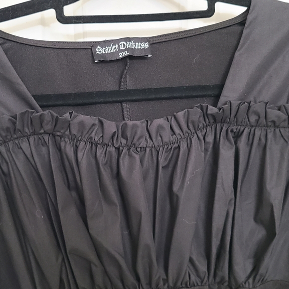 Scarlet Darkness Peasant Blouse - Picture 12 of 14